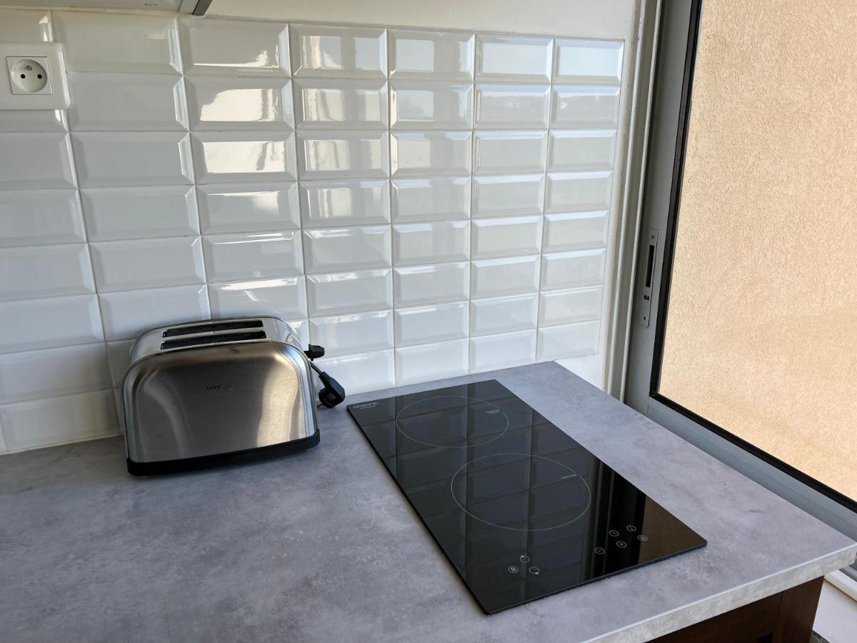 Joli Studio Tres Clair A Proximite Mer Pour 3 Personnes La Londe-les-Maures Exteriör bild