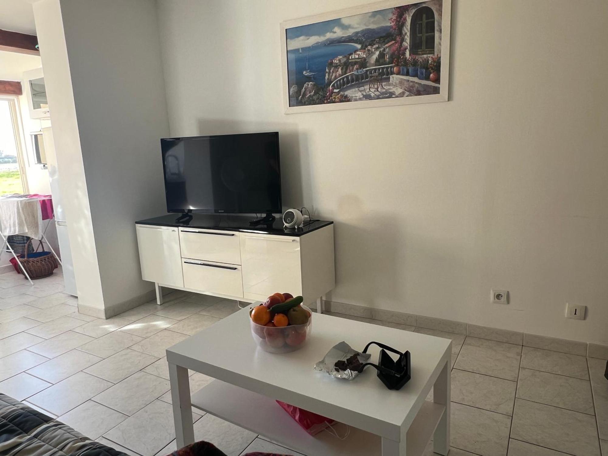 Joli Studio Tres Clair A Proximite Mer Pour 3 Personnes La Londe-les-Maures Exteriör bild