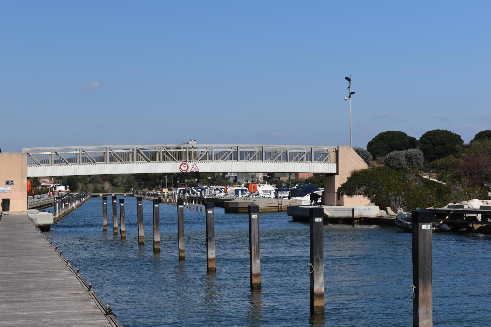 Joli Studio Tres Clair A Proximite Mer Pour 3 Personnes La Londe-les-Maures Exteriör bild