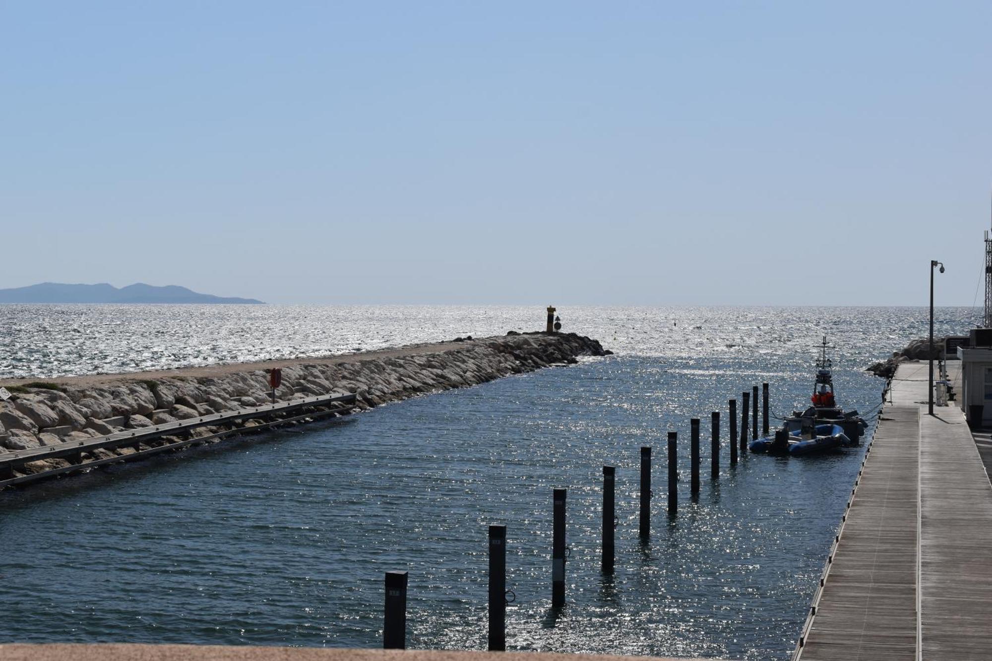 Joli Studio Tres Clair A Proximite Mer Pour 3 Personnes La Londe-les-Maures Exteriör bild