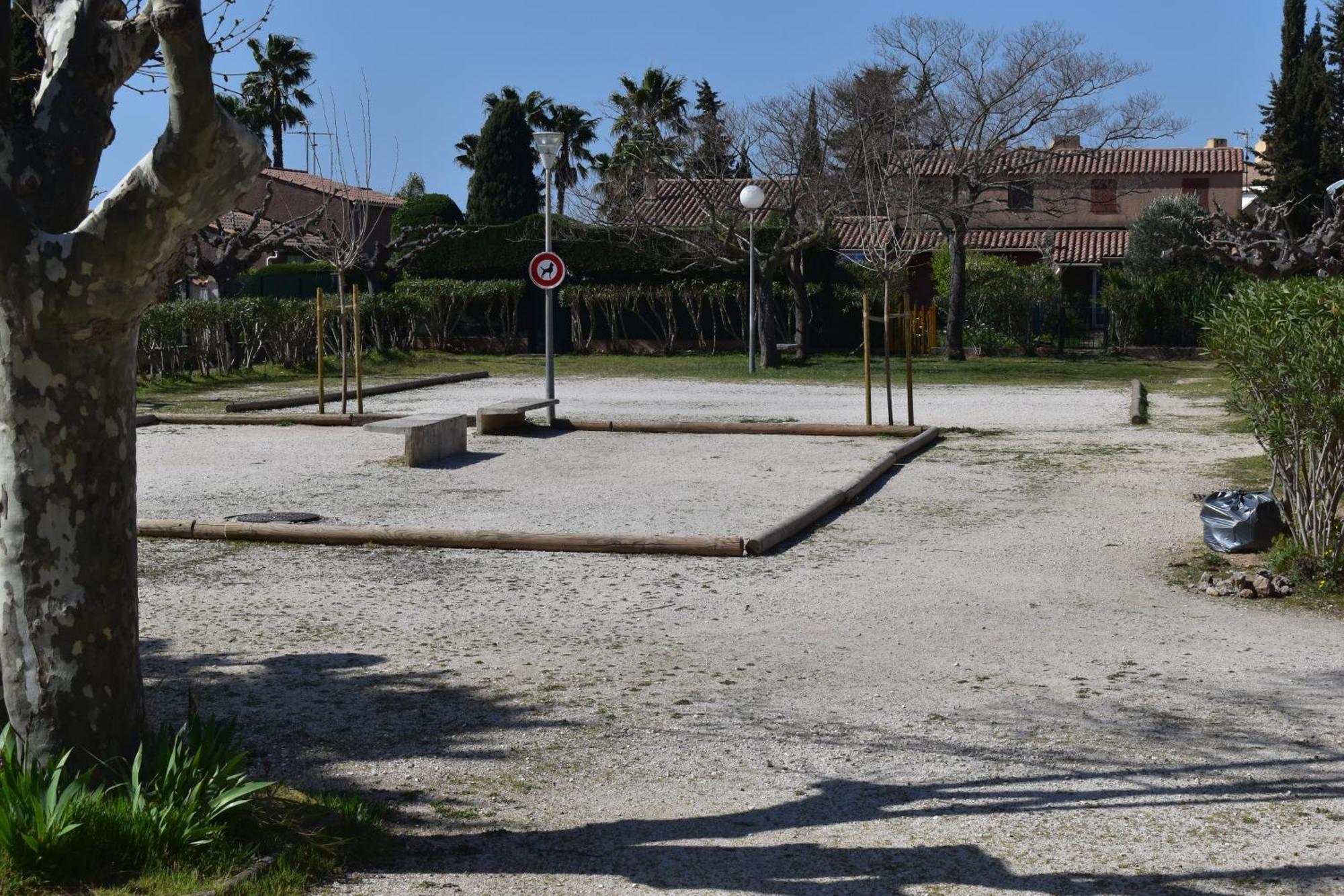 Joli Studio Tres Clair A Proximite Mer Pour 3 Personnes La Londe-les-Maures Exteriör bild