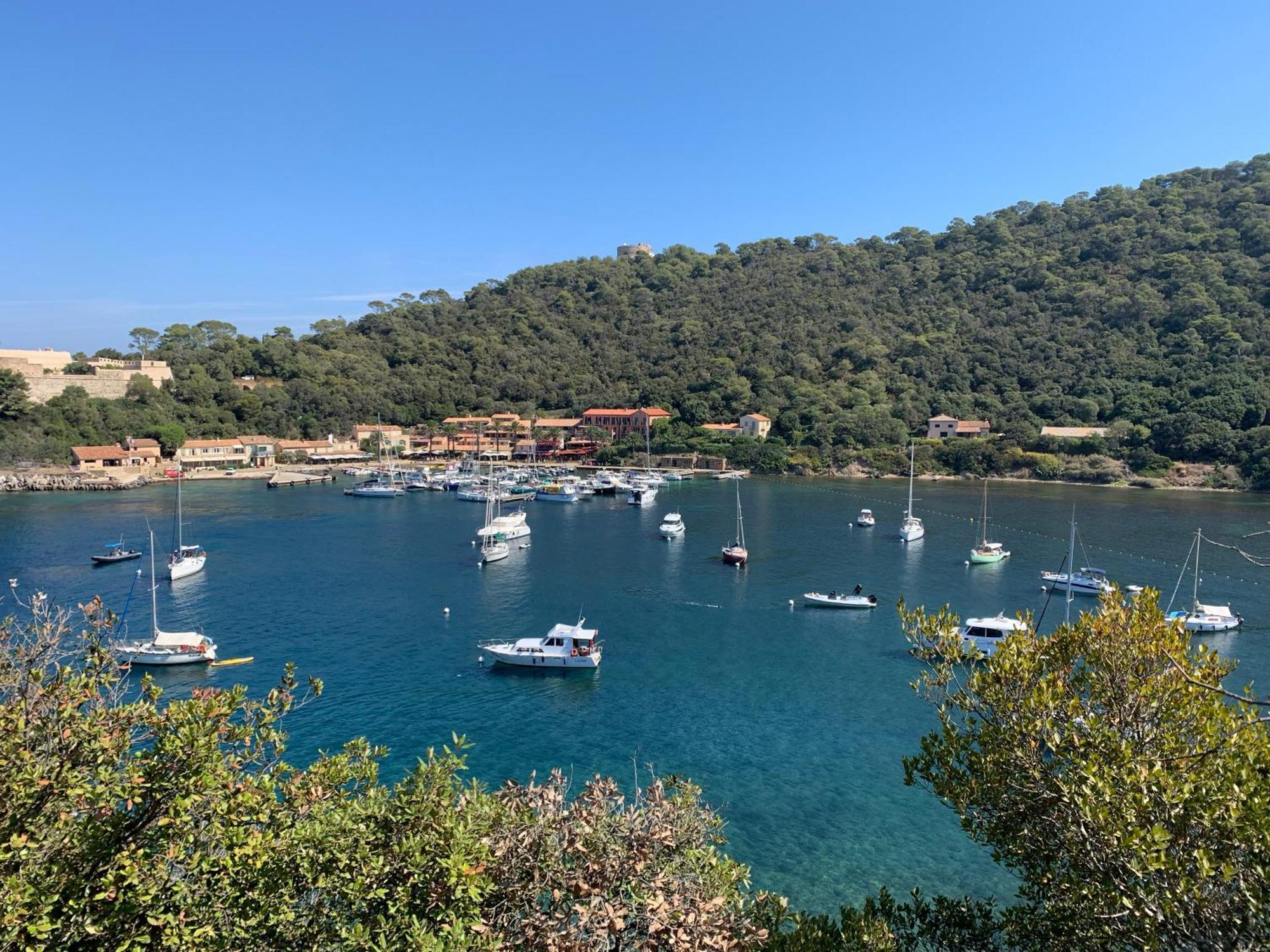 Joli Studio Tres Clair A Proximite Mer Pour 3 Personnes La Londe-les-Maures Exteriör bild